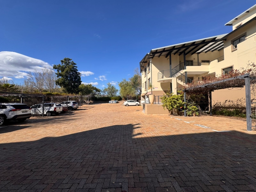 2 Bedroom Property for Sale in Somerset West Mall Triangle Western Cape